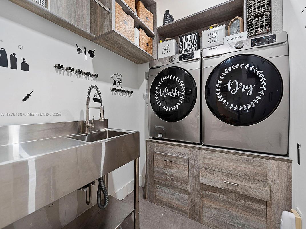 Interior, Washer