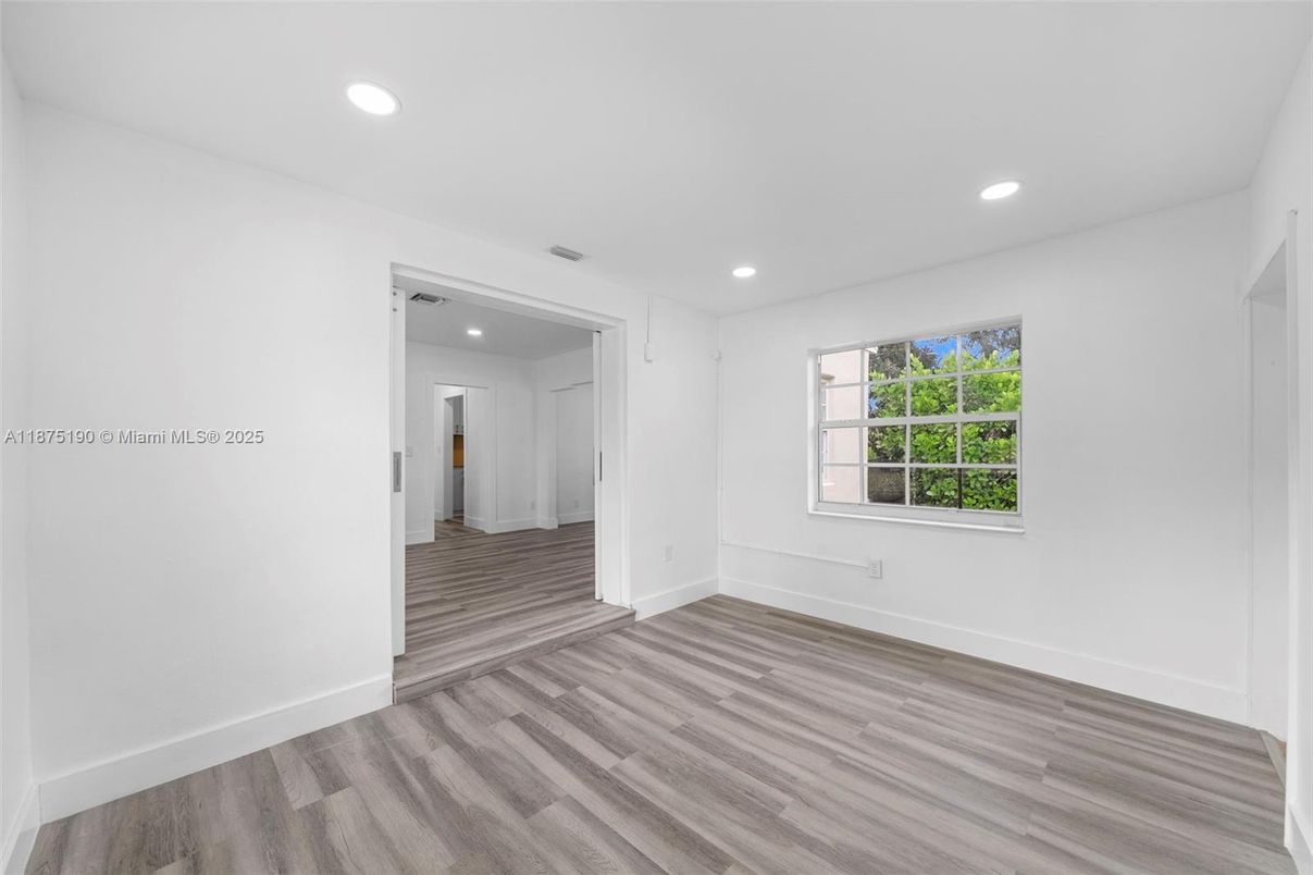 Empty room, Interior, Recessed Lighting, Wood Texture Flooring