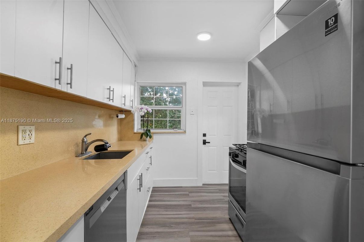 Interior, Kitchen, Recessed Lighting, Wood Texture Flooring