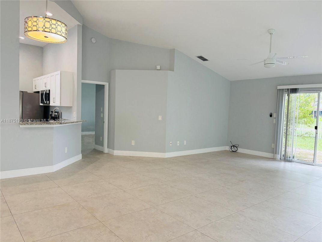 Empty room, Interior, Kitchen, Recessed Lighting