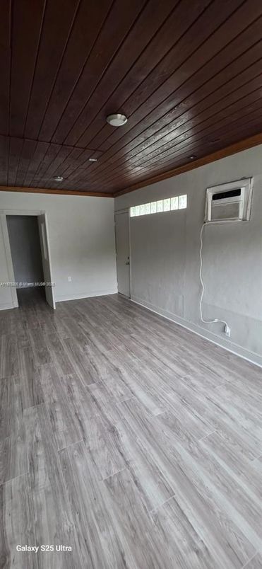 Empty room, Interior, Recessed Lighting, Wooden Ceilings, Wood Texture Flooring