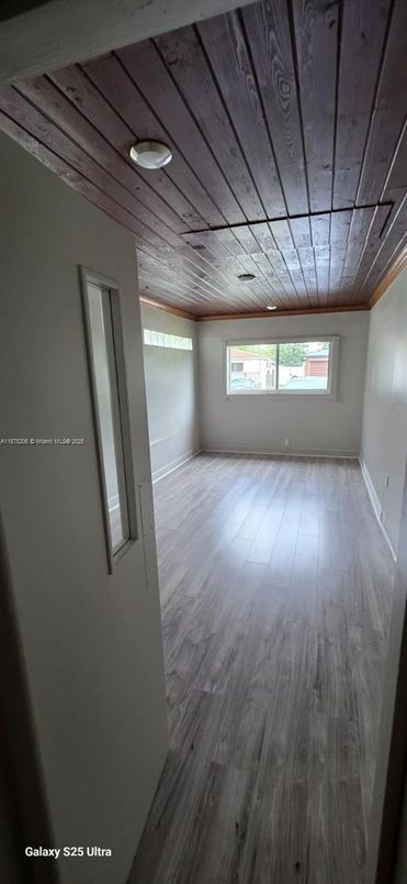 Empty room, Interior, Recessed Lighting, Wooden Ceilings, Wood Texture Flooring