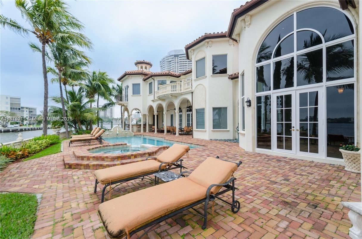 Exterior, Pool, Water
