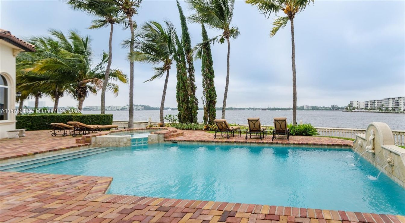 Exterior, Pool, Water