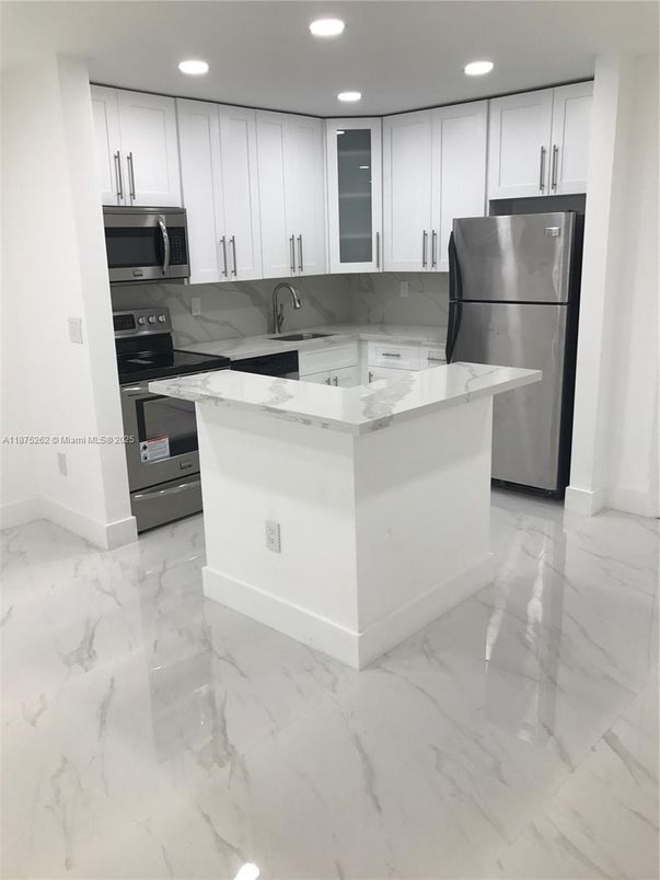 Interior, Kitchen, Marble, Recessed Lighting