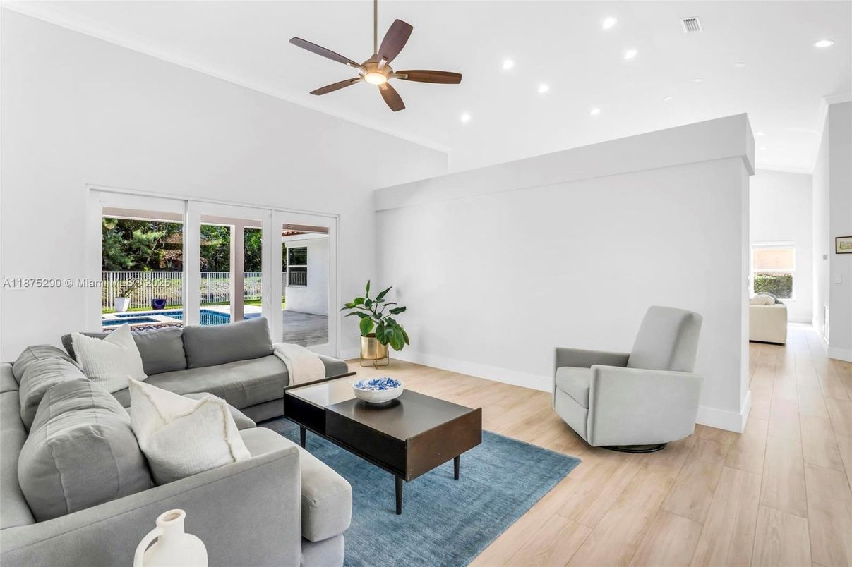 Interior, Living room, Recessed Lighting, Wood Texture Flooring