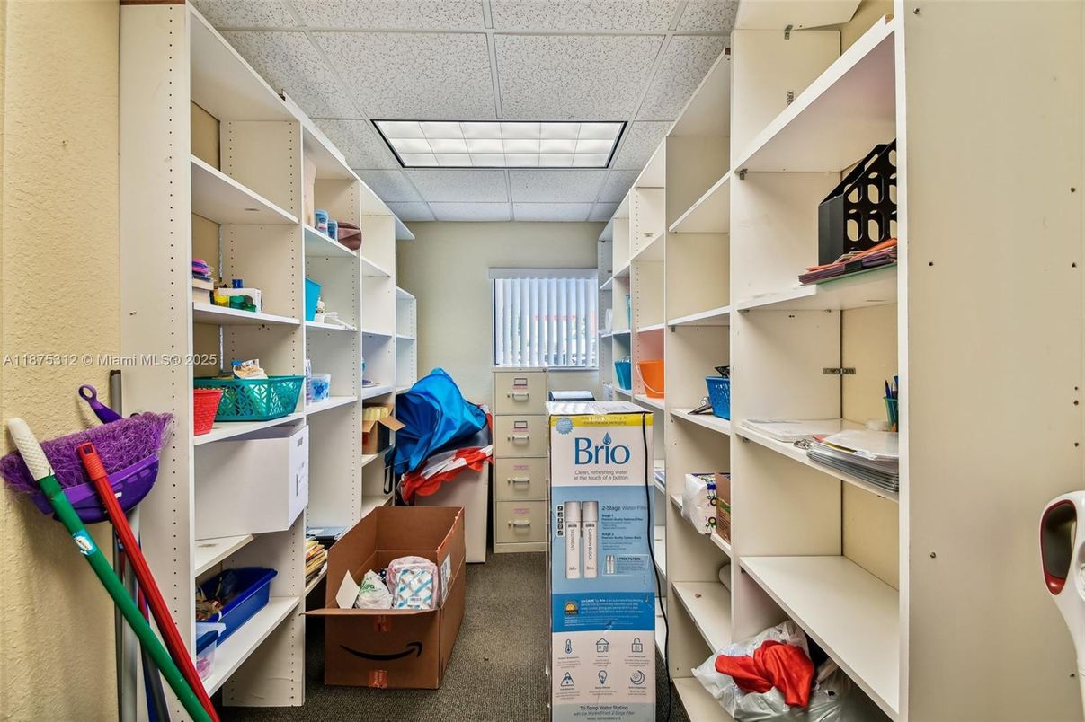 Interior, Walk-in Closets