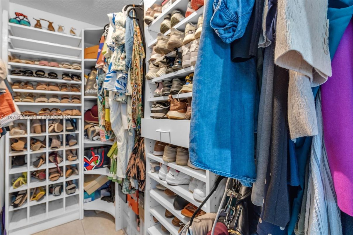 Interior, Walk-in Closets