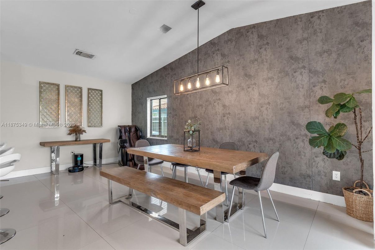 Dining room, Interior, Pendant Lights