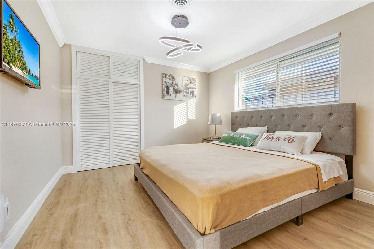 Bedroom, Interior, Pendant Lights, Wood Texture Flooring