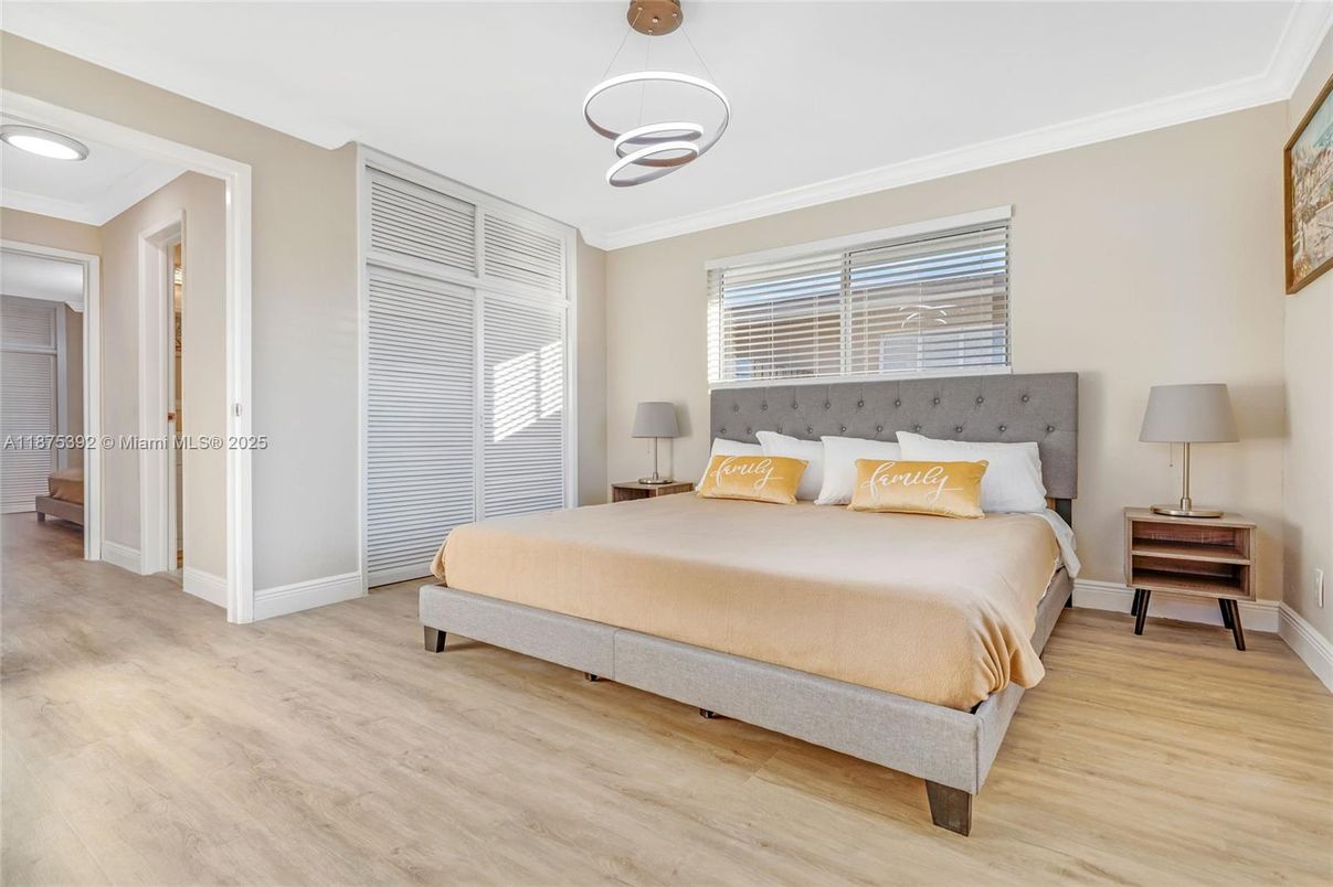 Bedroom, Interior, Pendant Lights, Recessed Lighting, Wood Texture Flooring