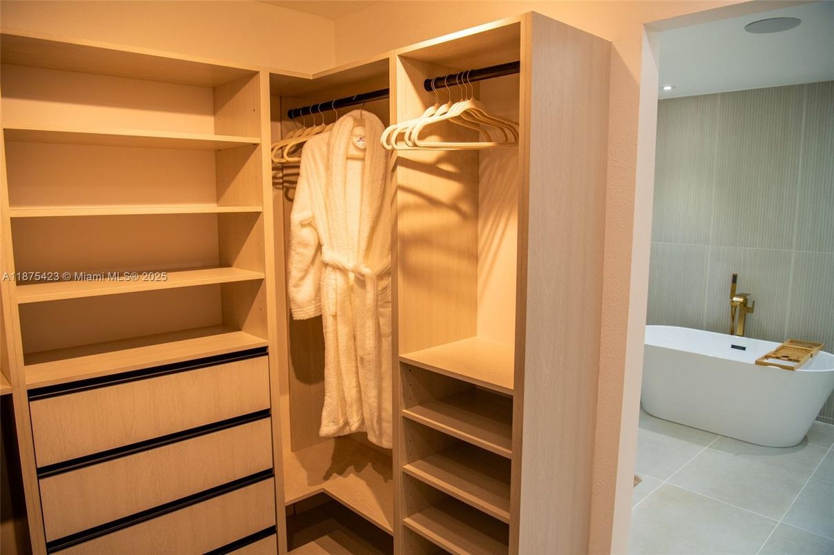 Bathroom, Free Standing Baths, Interior, Walk-in Closets