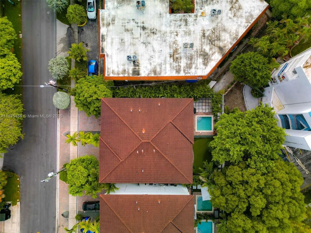 Exterior, Drone