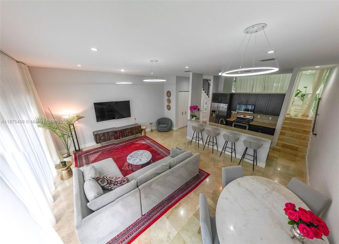 Dining room, Interior, Kitchen, Living room, Pendant Lights, Recessed Lighting, Stainless Steel Appliances