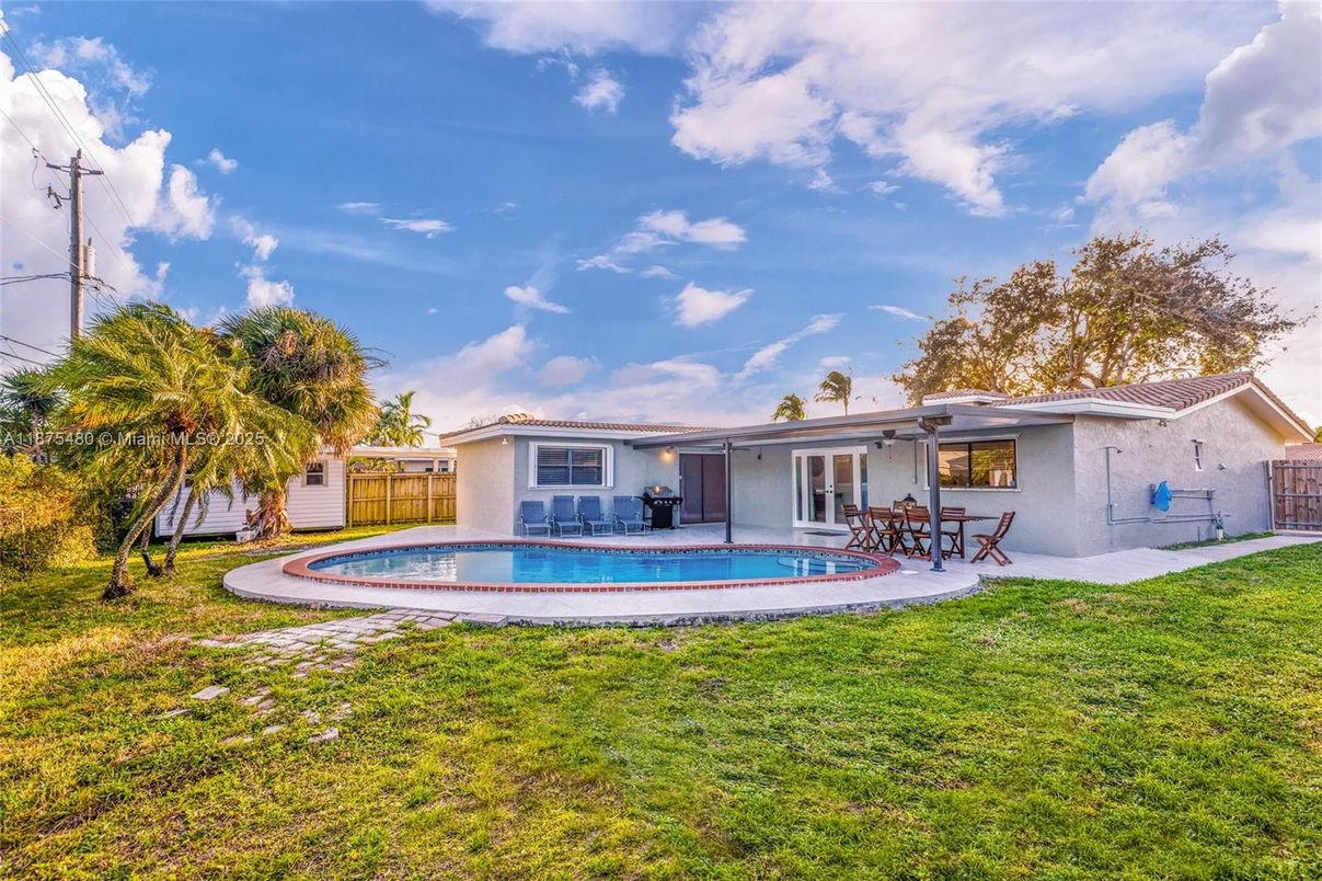 Backyard, Exterior, Pool