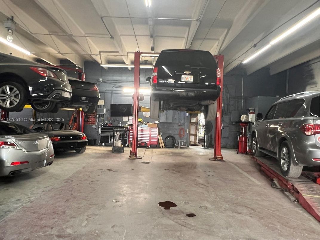 Garage, Interior, Recessed Lighting