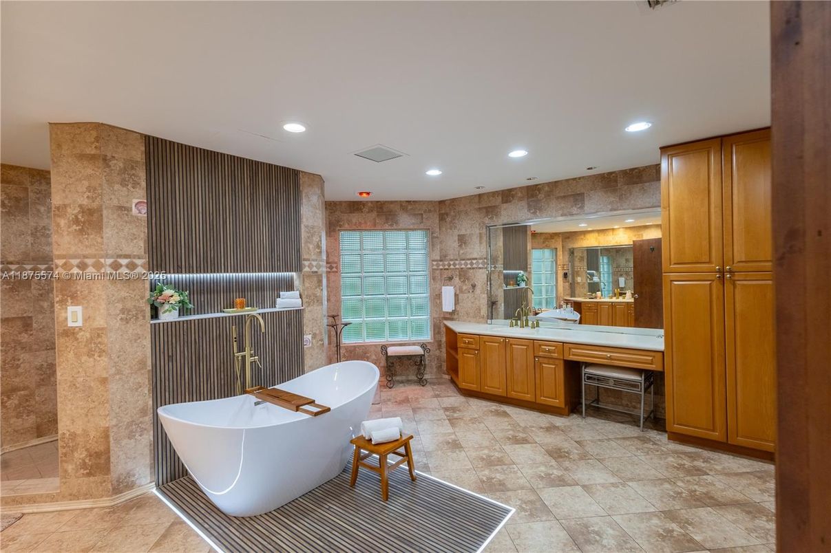 Bathroom, Free Standing Baths, Interior, Recessed Lighting