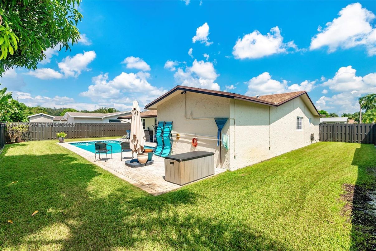 Backyard, Exterior, Hot Tub, Pool