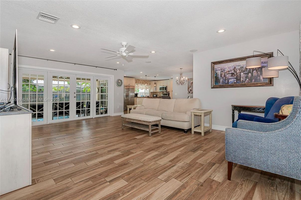 Chandelier, Interior, Living room, Pendant Lights, Recessed Lighting, Wood Texture Flooring