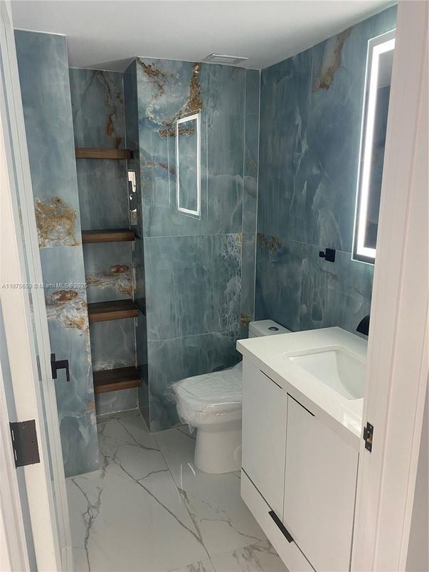Bathroom, Interior, Marble, Marble Walls