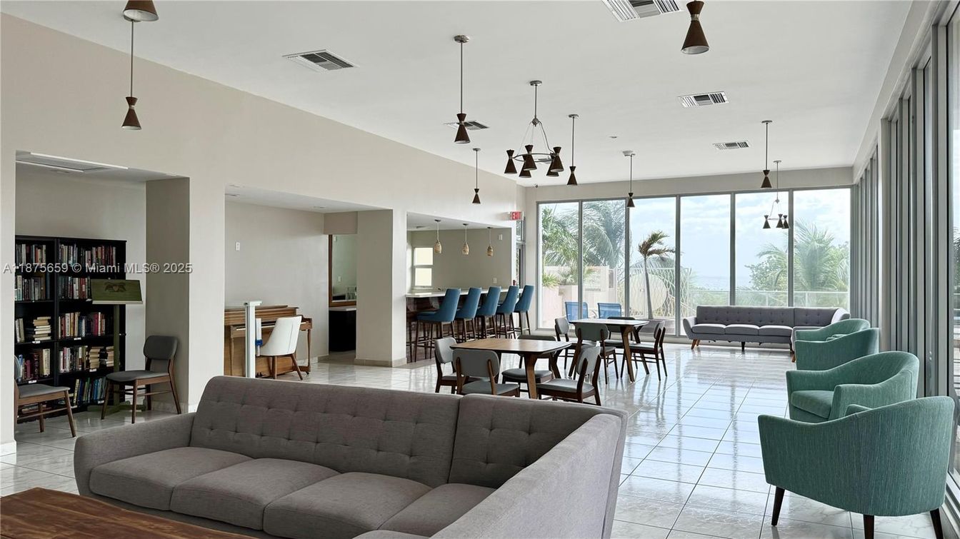 Dining room, Interior, Living room, Pendant Lights