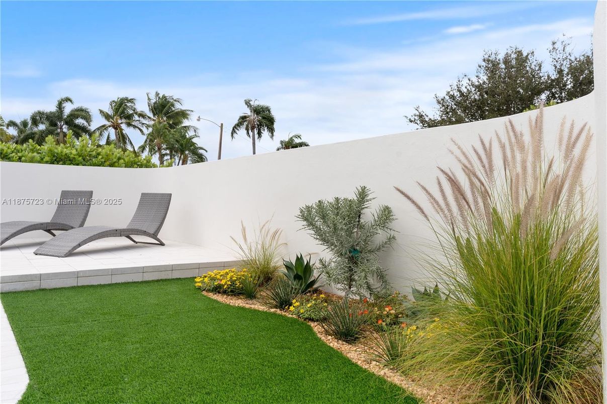 Backyard, Exterior
