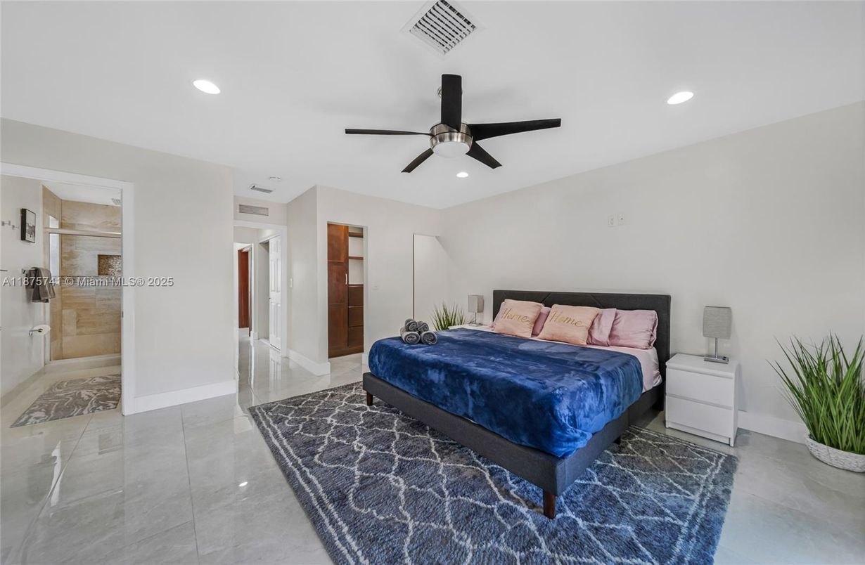 Bedroom, Interior, Recessed Lighting