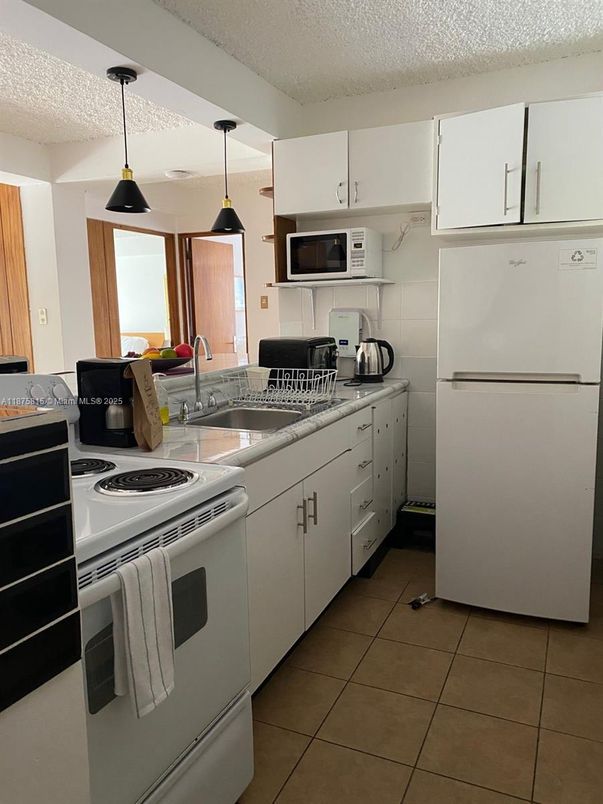 Interior, Kitchen, Pendant Lights