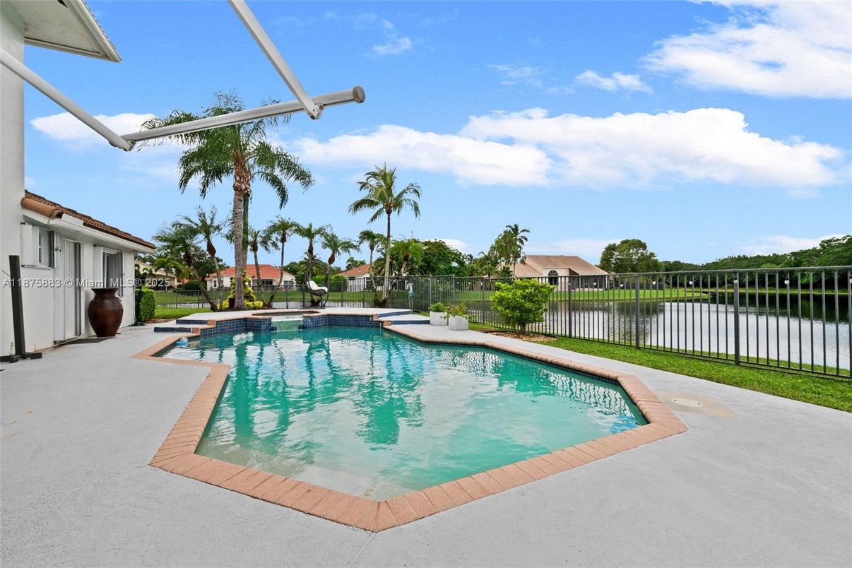 Exterior, Pool, Water