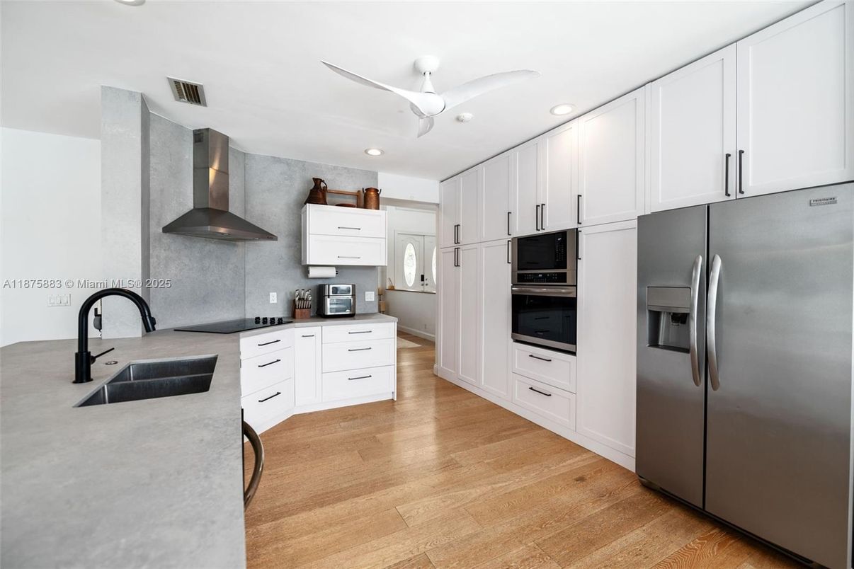 Interior, Kitchen, Recessed Lighting, Wood Texture Flooring