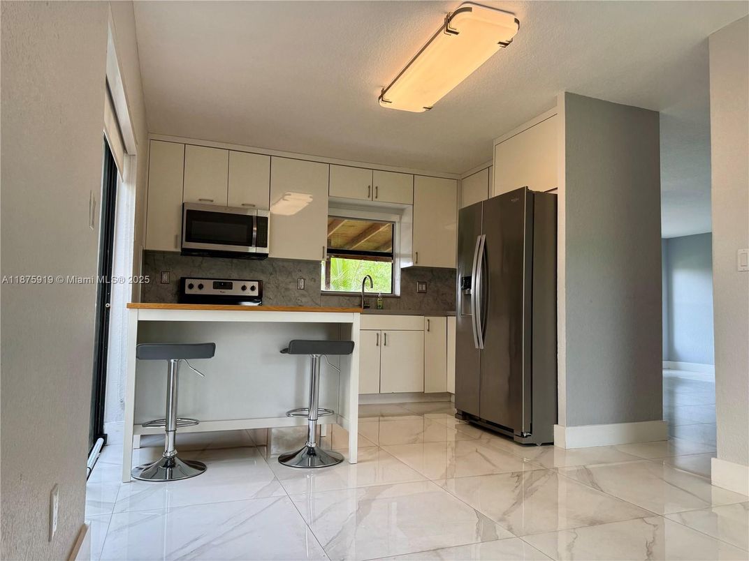 Interior, Kitchen, Marble, Stainless Steel Appliances