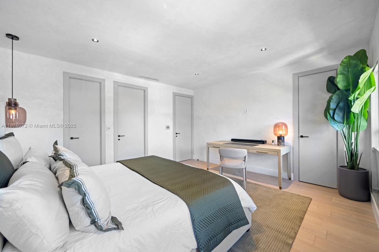Bedroom, Home Office, Interior, Pendant Lights, Recessed Lighting, Wood Texture Flooring