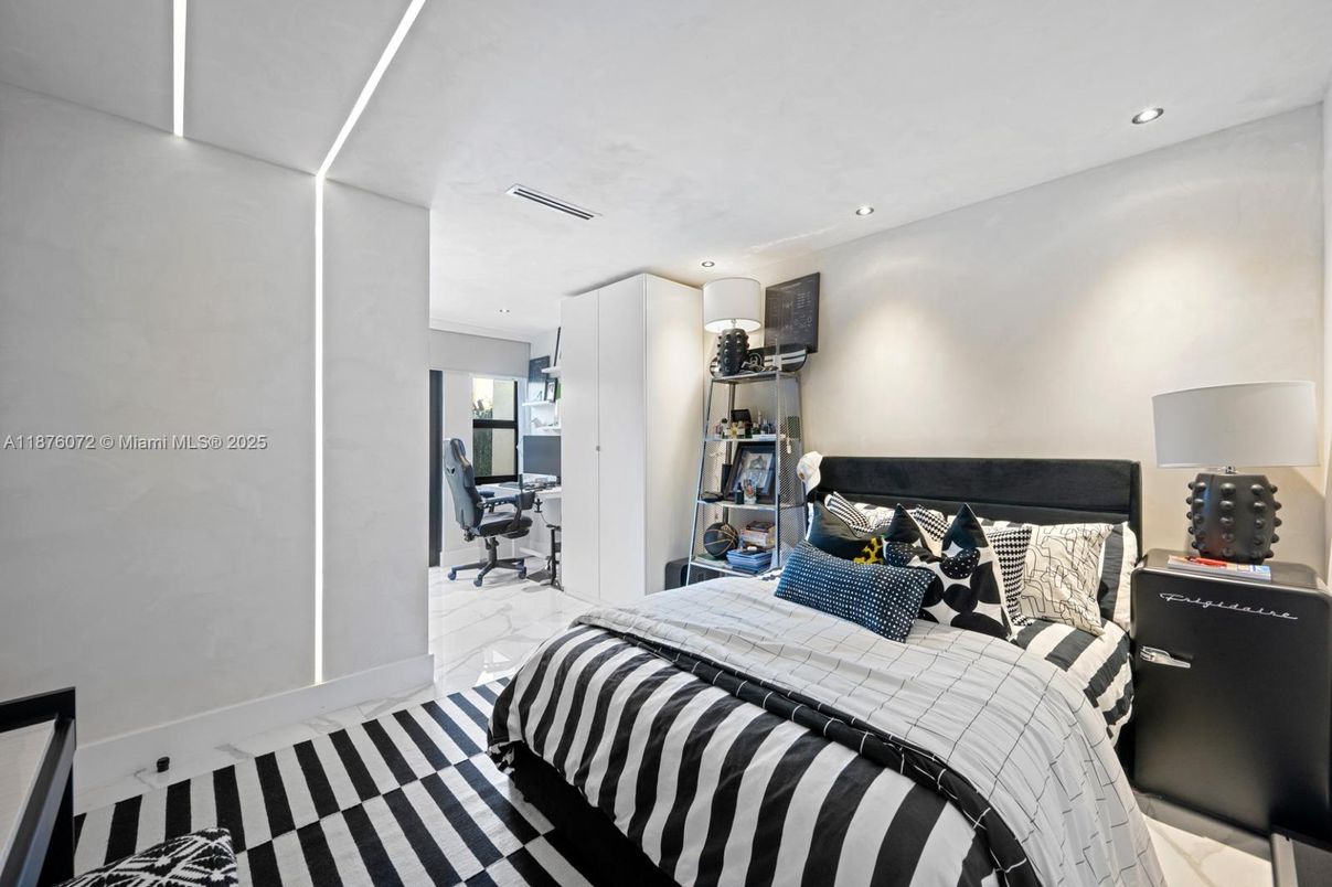 Bedroom, Interior, Marble, Recessed Lighting