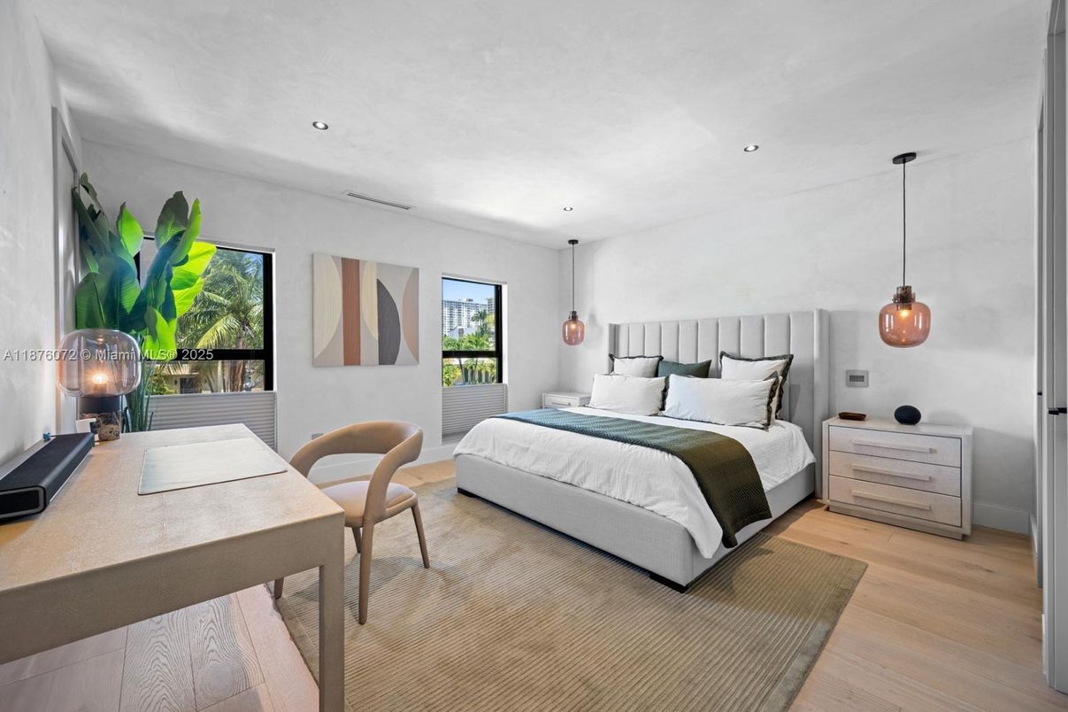 Bedroom, Home Office, Interior, Pendant Lights, Recessed Lighting, Wood Texture Flooring