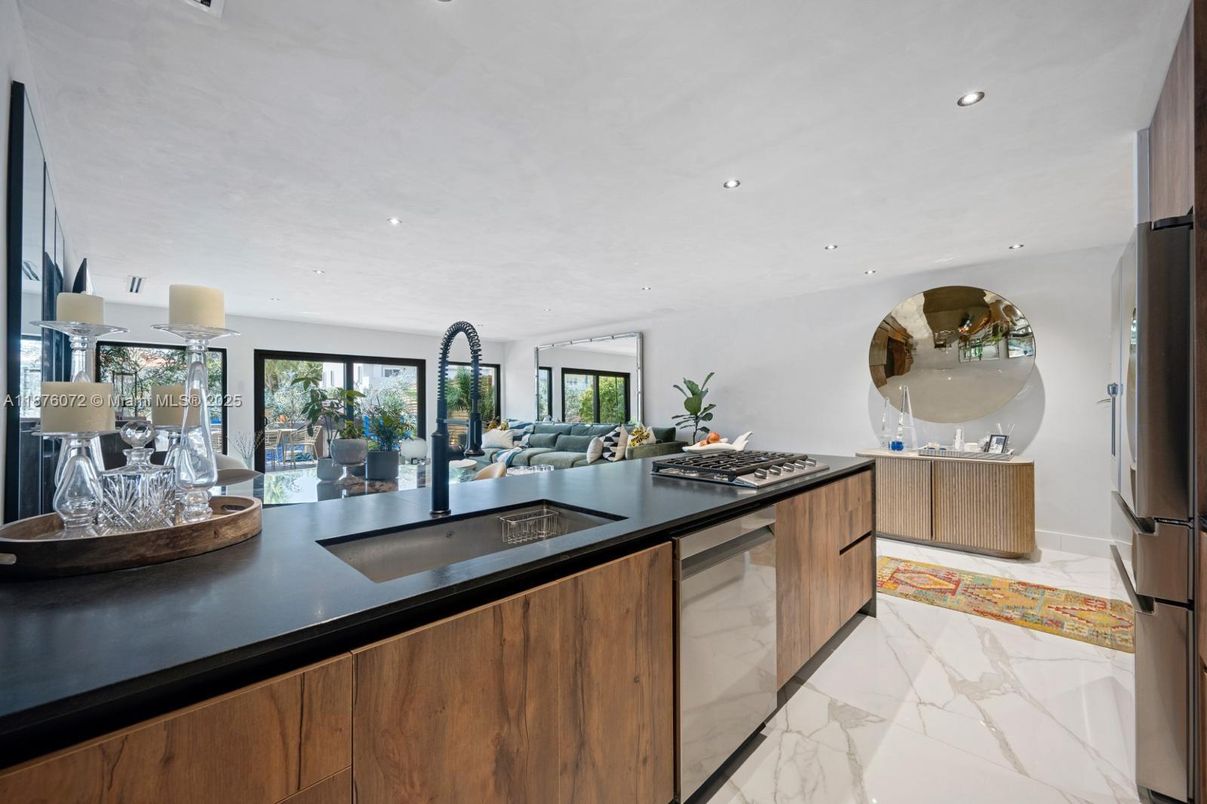 Interior, Kitchen, Living room, Marble, Recessed Lighting