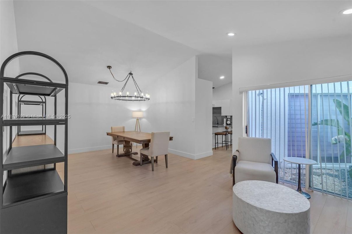 Chandelier, Dining room, Interior, Recessed Lighting, Wood Texture Flooring