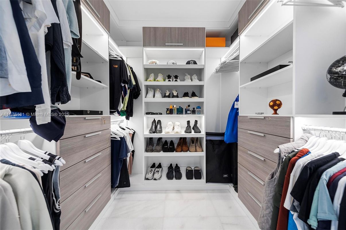 Interior, Marble, Walk-in Closets