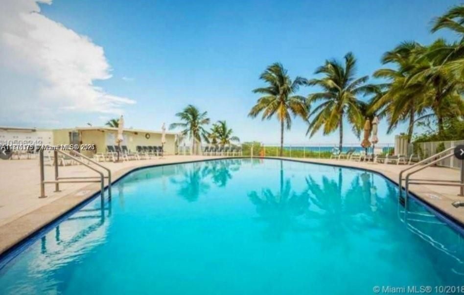 Exterior, Pool, Water