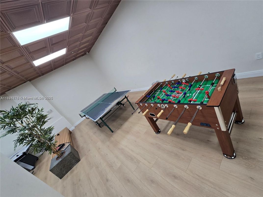 Game Room, Interior, Wood Texture Flooring
