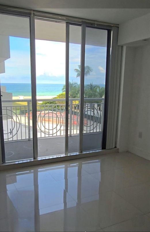 Water, Interior, Empty room, Other