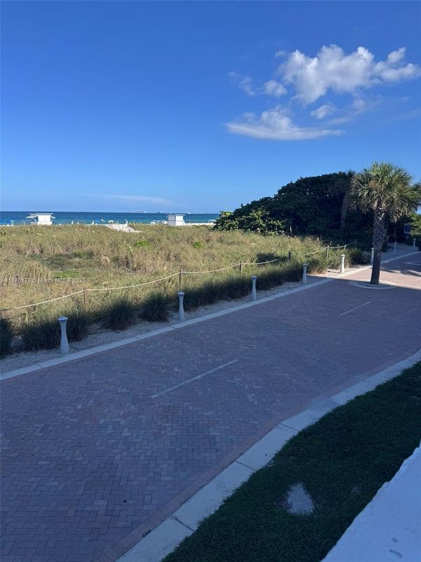 Exterior, Pool, Water