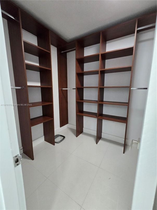 Interior, Walk-in Closets