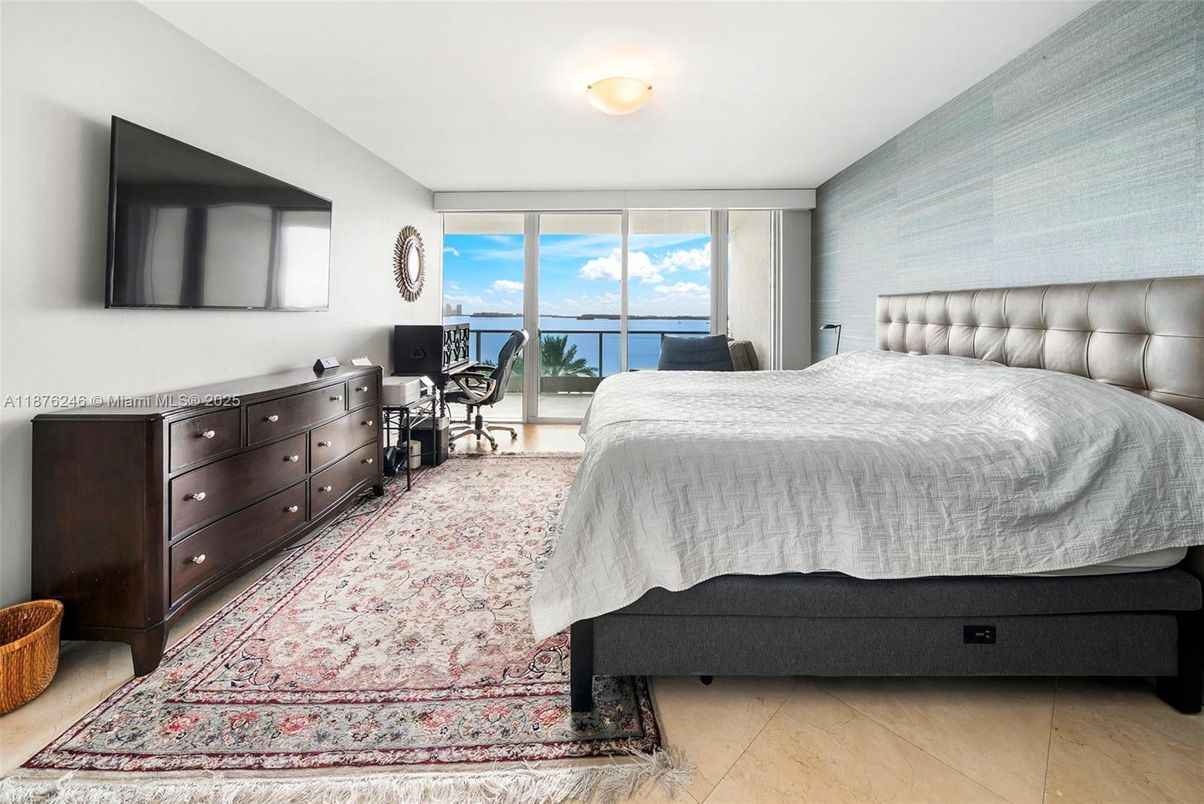 Bedroom, Interior, Water