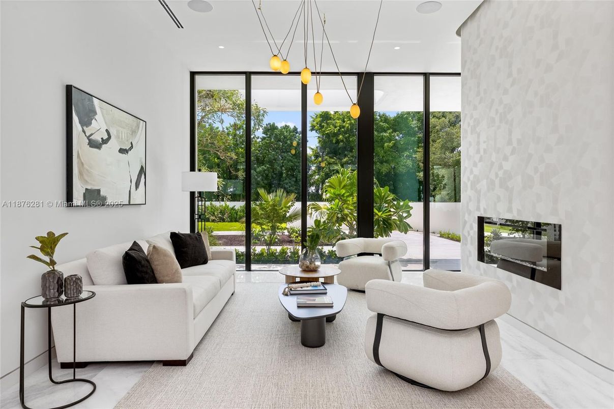 Fireplace, Interior, Living room, Pendant Lights, Recessed Lighting