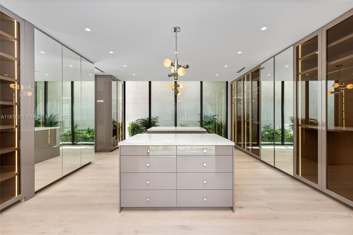 Interior, Pendant Lights, Recessed Lighting, Wood Texture Flooring