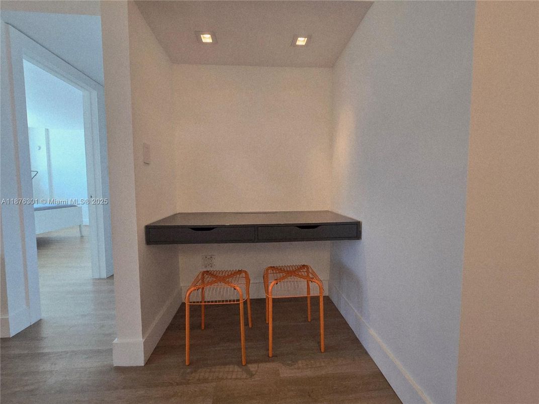 Interior, Recessed Lighting, Wood Texture Flooring