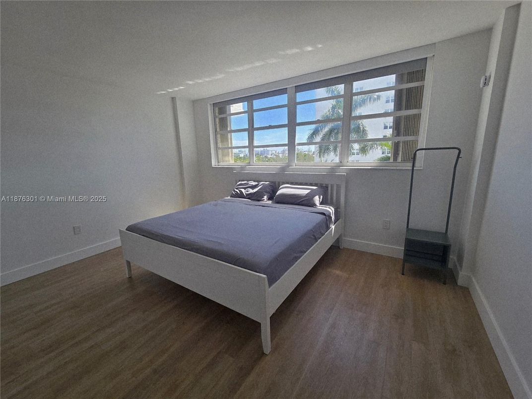 Bedroom, Interior, Water, Wood Texture Flooring
