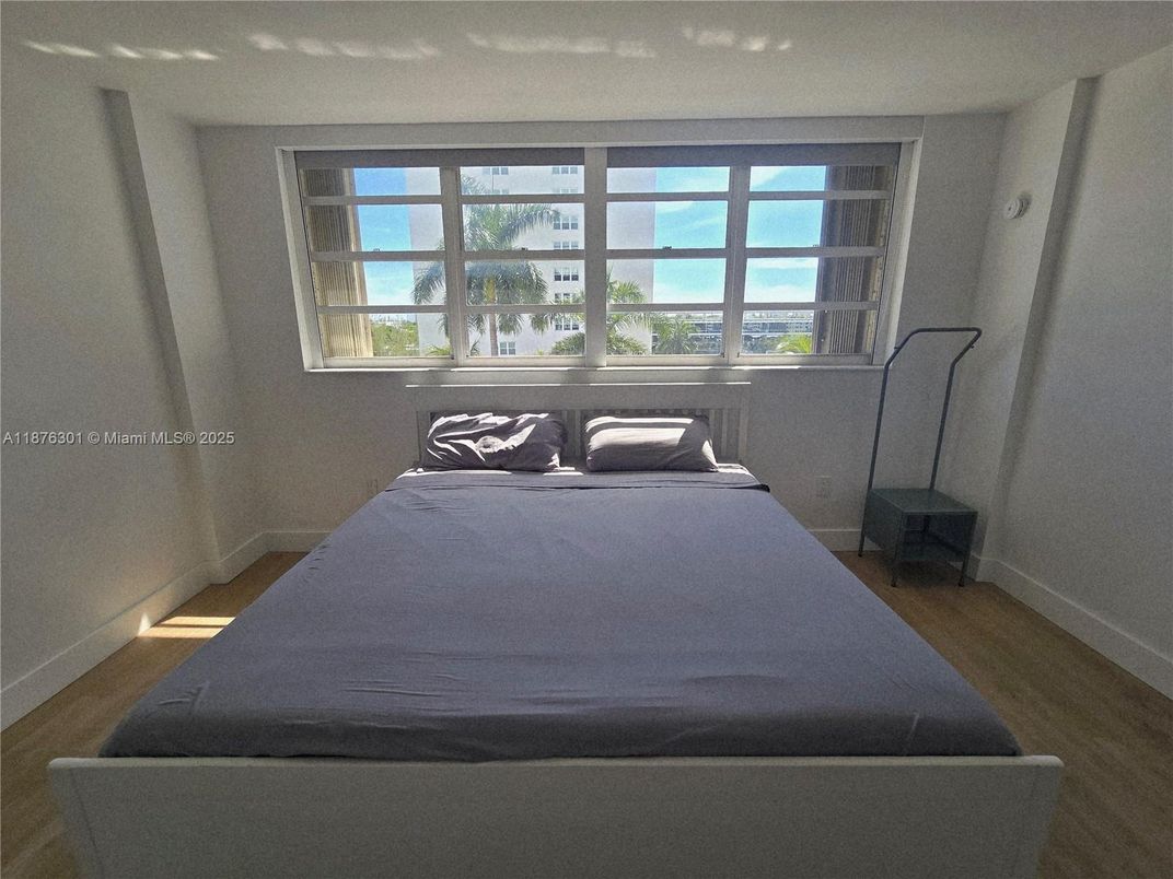 Bedroom, Interior, Water, Wood Texture Flooring
