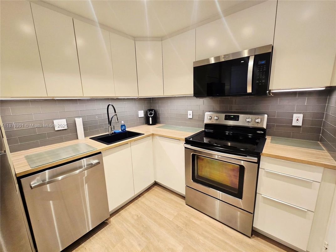 Interior, Kitchen, Stainless Steel Appliances, Wood Texture Flooring