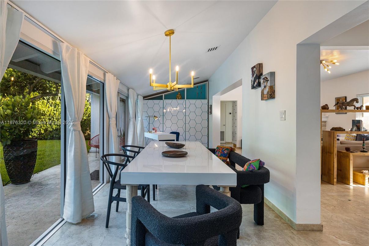 Dining room, Interior, Pendant Lights